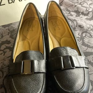 Comfortable black flats, women’s size 9.5 M